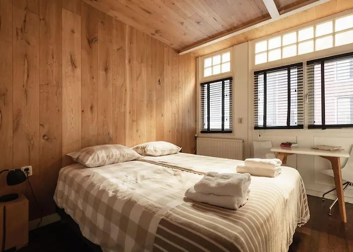 New! Private Authentic In Centre! *